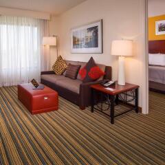 Отель Residence Inn Arlington Pentagon City комната для гостей