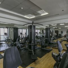 Отель One Perfect Stay - Goldcrest Views 1 фитнесс-зал