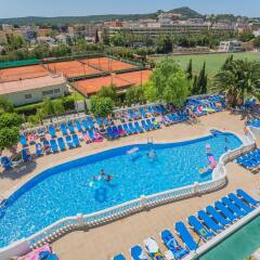 Апартаменты Holiday Centre Apartments бассейн фото 2