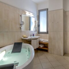 Отель Sovrana & Re Aqva SPA Италия, Римини - - забронировать отель Sovrana & Re Aqva SPA, цены и фото номеров ванная