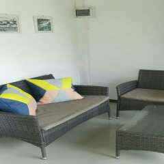 Отель Khung Wimarn Beach Home комната для гостей
