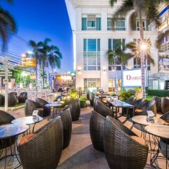 Отель D Varee Jomtien Beach Таиланд, Паттайя - 5 отзывов об отеле, цены и фото номеров - забронировать отель D Varee Jomtien Beach онлайн гостиничный бар
