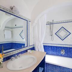Отель Gatto Bianco Hotel & SPA Италия, Капри - отзывы, цены и фото номеров - забронировать отель Gatto Bianco Hotel & SPA онлайн ванная фото 2