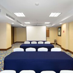 Отель Hampton Inn & Suites Mexico City - Centro Historico Мехико с домашними животными
