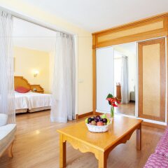 Отель Grupotel Molins комната для гостей