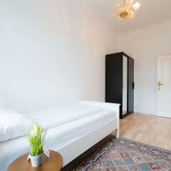 Апартаменты Vienna Residence Spacious Viennese Apartment for up to 5 Happy Guests Вена комната для гостей фото 3