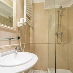 Отель Petit Palace Puerta de Triana ванная
