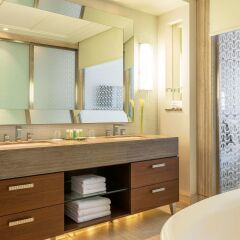 Отель Hilton Dubai Al Habtoor City ванная фото 2