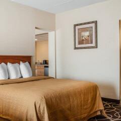 Отель Quality Hotel & Suites At The Falls США, Ниагара-Фолс - отзывы, цены и фото номеров - забронировать отель Quality Hotel & Suites At The Falls онлайн комната для гостей фото 5