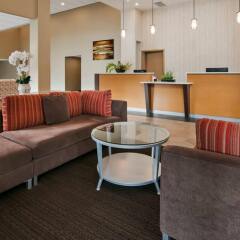 Отель Best Western PLUS Kings Inn & Conference Centre Канада, Бурнаби - отзывы, цены и фото номеров - забронировать отель Best Western PLUS Kings Inn & Conference Centre онлайн интерьер отеля