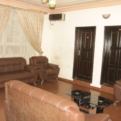 Отель Chisam Suites Annex комната для гостей