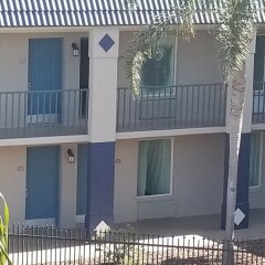 Отель Clarion Inn & Suites Clearwater парковка