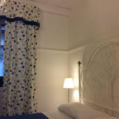 Отель B&B Diana сейф в номере