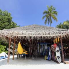 Отель Centara Grand Island Resort & Spa Maldives All Inclusive спортивное сооружение