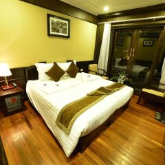 Отель Image Halong Cruises сейф в номере