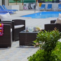 Paloma Hotel Apartments бассейн