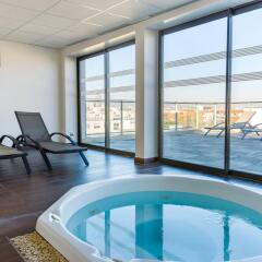 Отель Lagrange Apart'HOTEL Lyon Lumière Франция, Лион - отзывы, цены и фото номеров - забронировать отель Lagrange Apart'HOTEL Lyon Lumière онлайн бассейн фото 3