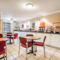 Отель Comfort Inn Near Pasadena Civic Auditorium США, Пасадена - отзывы, цены и фото номеров - забронировать отель Comfort Inn Near Pasadena Civic Auditorium онлайн питание