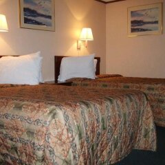 Отель Amerivu Inn and Suites комната для гостей