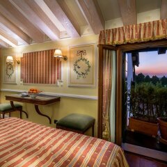 Отель Romantik Hotel Villa Margherita Италия, Мира - отзывы, цены и фото номеров - забронировать отель Romantik Hotel Villa Margherita онлайн балкон