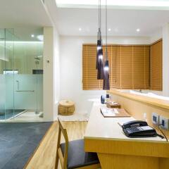 Отель Crest Resort & Pool Villas удобства в номере