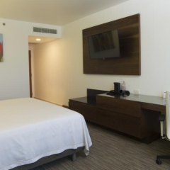 Отель Holiday Inn Express Puebla сейф в номере