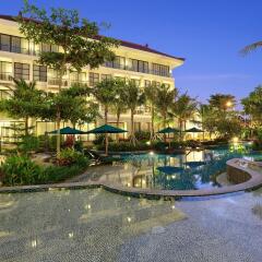 Bali Nusa Dua Hotel бассейн