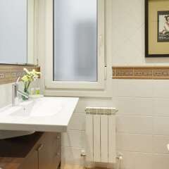 Апартаменты Mirakruz H Apartment by FeelFree Rentals ванная