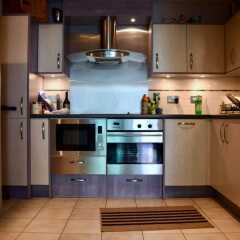 Апартаменты Modern 2 Bedroom Apartment With Stunning Views Лондон в номере