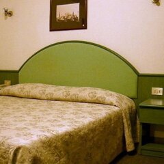 Hotel Astoria сейф в номере
