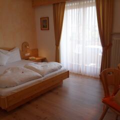 Hotel FleurAlp Чермес сейф в номере