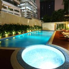 Hotel Mermaid Bangkok Бангкок бассейн