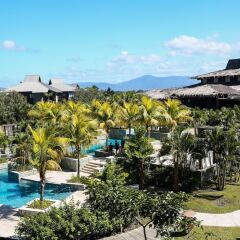 Отель Indura Beach & Golf Resort, Curio Collection by Hilton балкон
