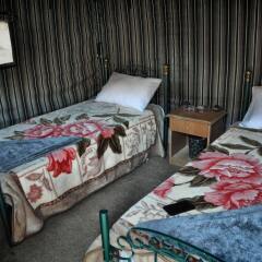 Отель Little Petra Bedouin Camp Иордания, Петра - отзывы, цены и фото номеров - забронировать отель Little Petra Bedouin Camp онлайн комната для гостей