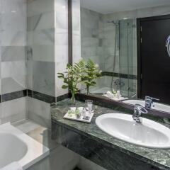 NH Collection Amistad Córdoba Hotel ванная
