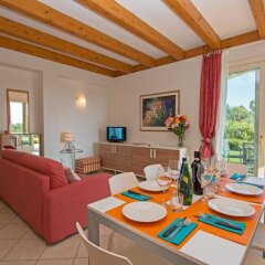 Отель Montecolo Resort Манерба-дель-Гарда комната для гостей фото 5