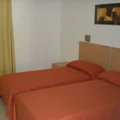 Torremolinos Inturjoven Youth Hostel комната для гостей фото 2