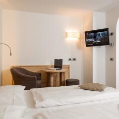 Hotel Garni Lastei Долина Валь-ди-Фасса сейф в номере