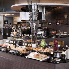 Отель Novotel Bangkok Ploenchit Sukhumvit питание фото 2