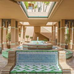Отель Los Amigos Beach Club by Diamond Resorts интерьер отеля