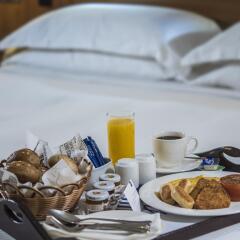 Отель Jumeira Rotana в номере