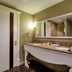 Отель Euphoria Aegean Resort & Spa All Inclusive Сыгаджик ванная