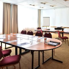 Отель Novotel Genève Aéroport France Франция, Ферней-Вольтер - отзывы, цены и фото номеров - забронировать отель Novotel Genève Aéroport France онлайн помещение для мероприятий