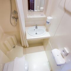 Отель Grand Jules - Boat Hotel Венгрия, Будапешт - 1 отзыв об отеле, цены и фото номеров - забронировать отель Grand Jules - Boat Hotel онлайн ванная фото 3