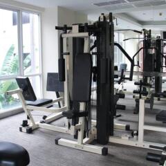 Отель FuramaXclusive Sathorn, Bangkok Бангкок фитнесс-зал