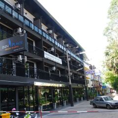 Отель Inn Place Serviced Residence парковка