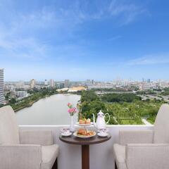 Отель Centre Point Sukhumvit 10 балкон