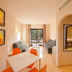 Отель Fuengirola Beach Apartamentos Turisticos комната для гостей фото 4