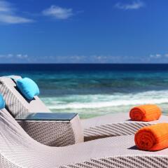 Отель Sheraton Maldives Full Moon Resort & Spa пляж