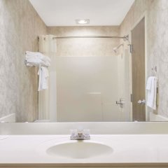Days Inn by Wyndham Lexington in Clemmons, United States of America from 87$, photos, reviews - zenhotels.com bathroom photo 3